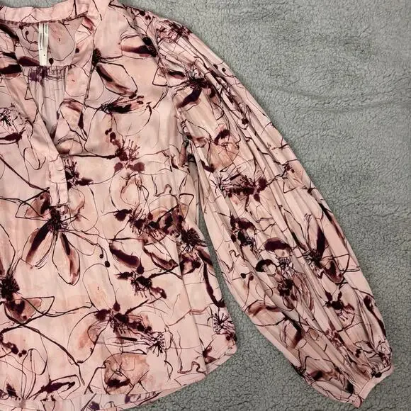 by Anthropologie Henley Blouse Multicolor Flowy Top sz Medium office career boho - Picture 6 of 10